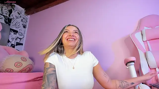 LucyRosse's Live XXX Chat