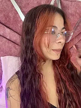 Živý XXX chat NikyFrequency