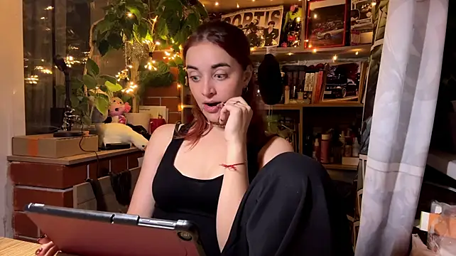 Leona_VS Chat XXX in diretta