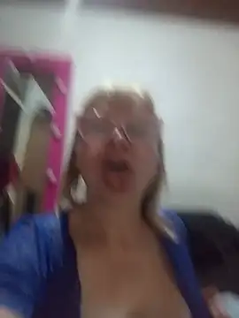 SexyMilf1211 Webcamshow