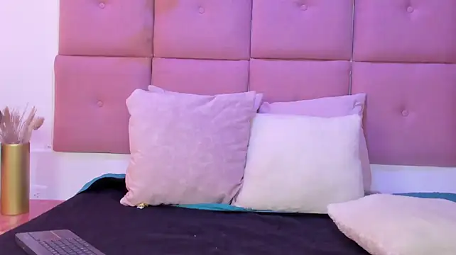 Piinksoul149のライブXXXチャット