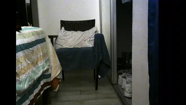 3LEGSSSのライブXXXチャット