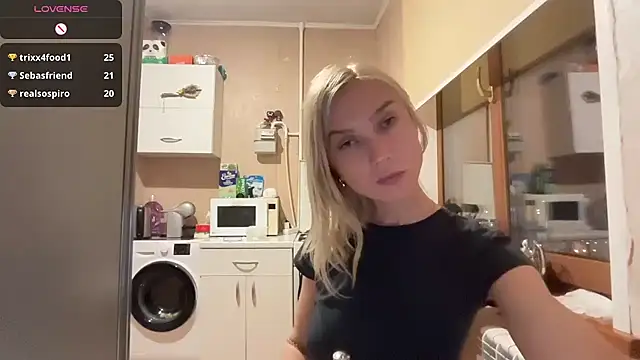 AngelJeni Adlı Modelin Canlı XXX Sohbeti