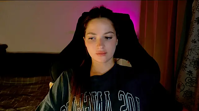 KiraVair's Live XXX Chat