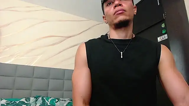 mike_rolly_hot Adlı Modelin Canlı XXX Sohbeti