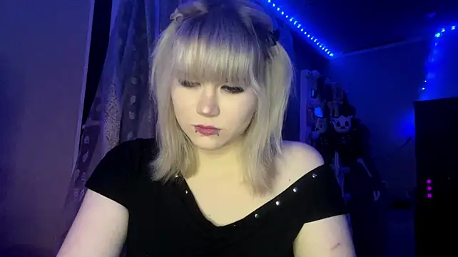 Czat XXX na żywo – HelloKinki