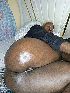 แชท XXX สดของ SquirtQueen16