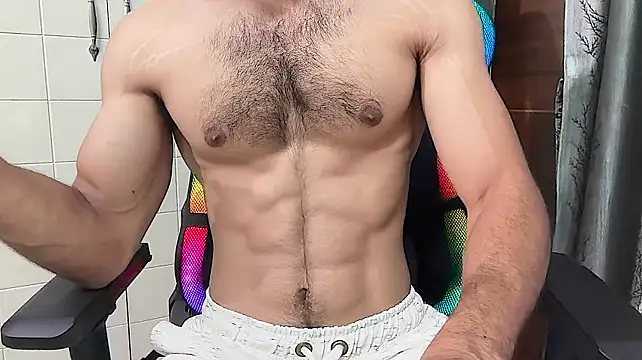 צ'אט XXX בשידור חי של PouringLust