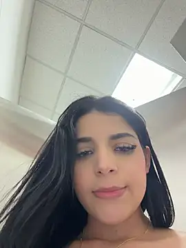 צ'אט XXX בשידור חי של ArieliciousXXX