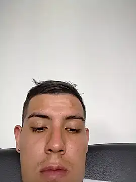 הופעת וובקאם של Spike_and_auroravelvet