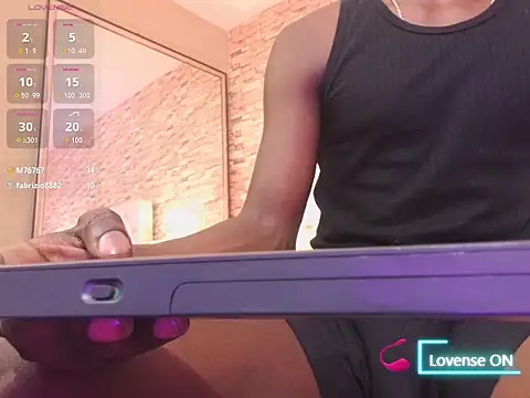 TaylerConda Show in webcam