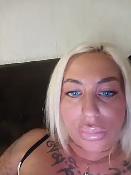 MiaMooly Live XXX-chat