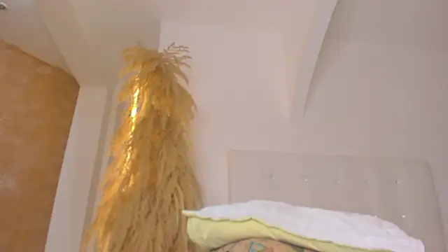 APRILL_FOXX লাইভ XXX চ্যাট