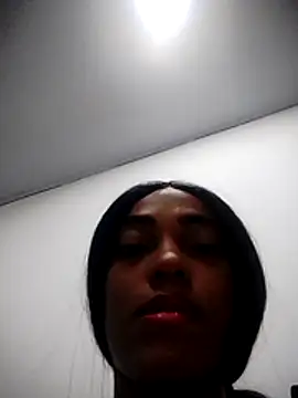 XXX chat uživo modela _Brunette_hotXXX