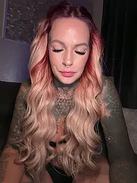 عرض كام AileenInkOfficial