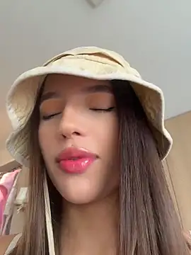 Sofia18_pinkk Chat XXX in diretta