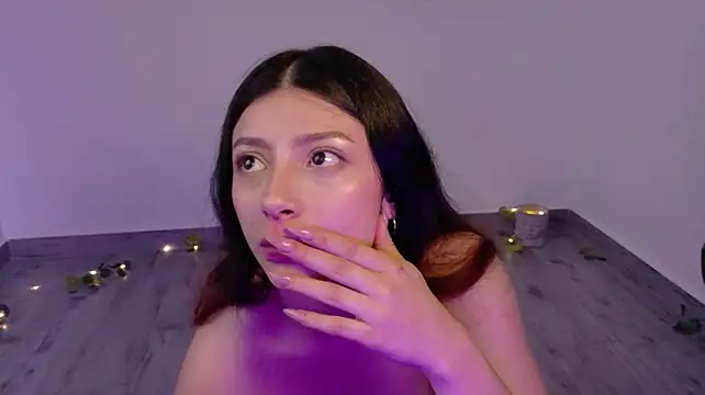 Adrianna5_'s Live XXX Chat