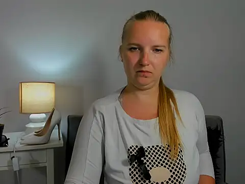 RoseTeacherX's Live XXX Chat