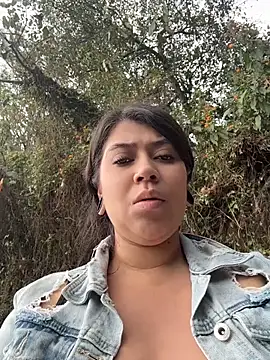 Show modela emilyjohanson na web-kameri