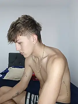 Show modela Mateo_savage na web-kameri