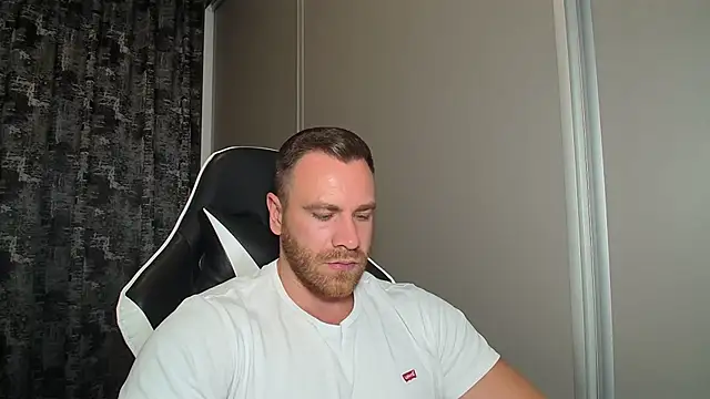 Chat +18 de Thori92 ao vivo
