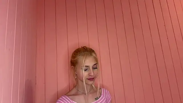 Онлайн чат XXX FiveFootBlonde