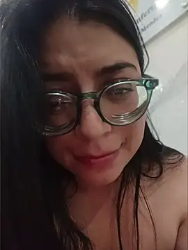 SOFI__10 Adlı Modelin Canlı XXX Sohbeti