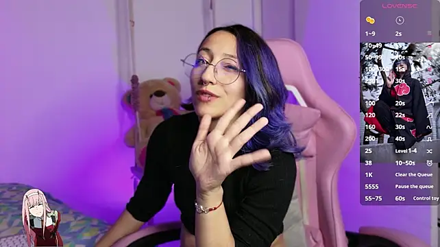 mitsuri_nyx élő XXX-chatje