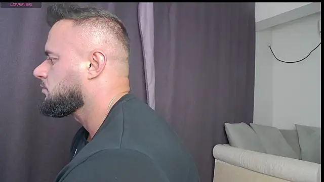 RickyMiami1 Adlı Modelin Canlı XXX Sohbeti