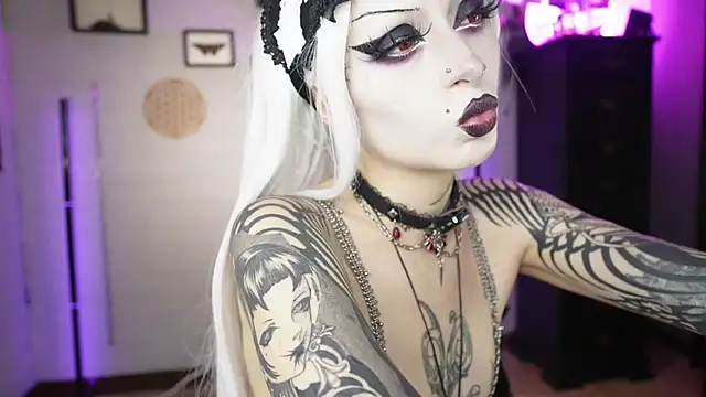 insania_9999_ élő XXX-chatje