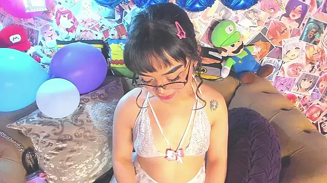Mini_Rouse's Live XXX Chat