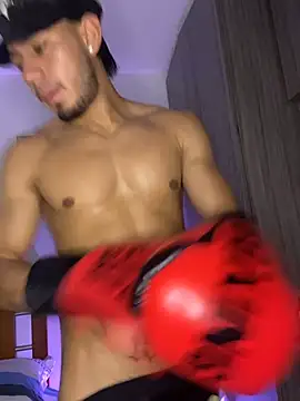 Taylor_DiamondBoy: онлайн-секс-чат