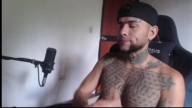 XXX chat uživo modela ROOKERT