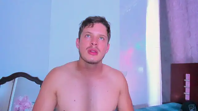 johnycooper08 XXX чат на живо