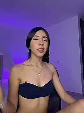 Mirandaa_Rogers Chat XXX in diretta