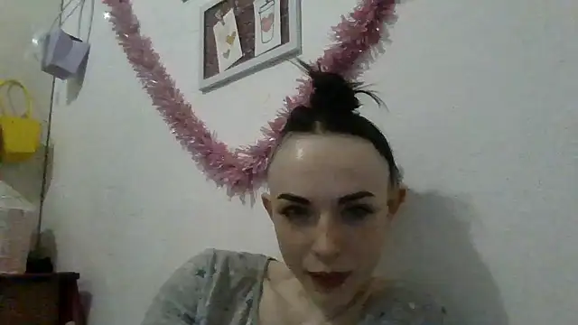 Trinsy_Love live XXX chat