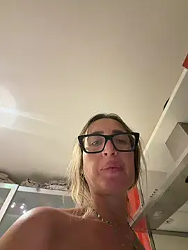 casalinga88's Live XXX Chat