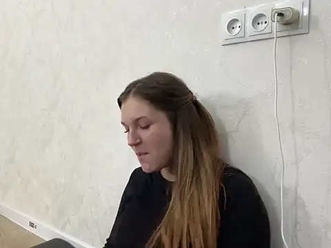 Show modela Dellya_Cute na web-kameri