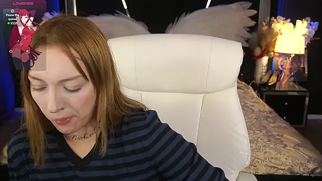 XXX chat uživo modela LizzaMoonn