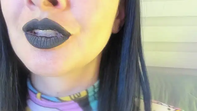 Chat +18 de queen_fetish ao vivo