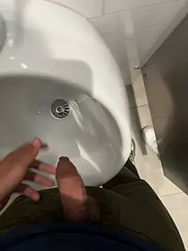 Big_Snake77's Webcam Show