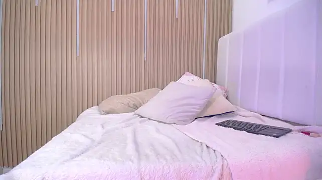 Chatroom XXX en direct de KimSensual_