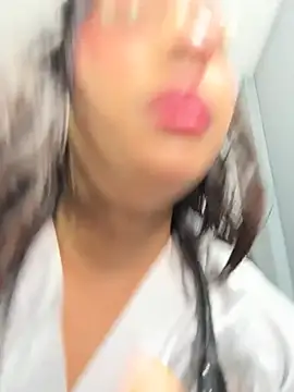 MiaCamille_ Chat XXX in diretta