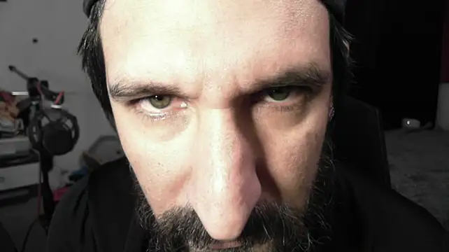 DevilPup75_ Chat XXX in diretta