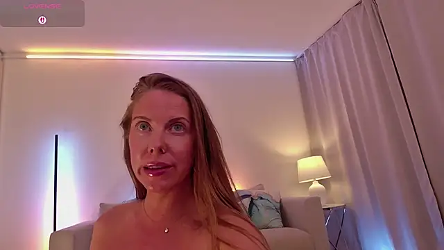 Nova-Lee Webcam-Show