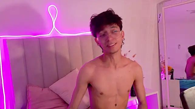 Chat XXX en directo de Twink_Sebas7