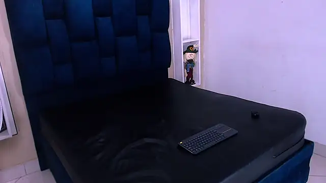 GoldenBoy_23 Chat XXX live
