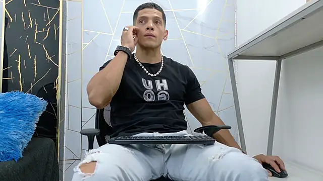 Steven_x94's Live XXX Chat