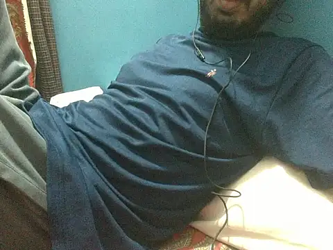 Precumboner Adlı Modelin Canlı XXX Sohbeti