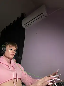 Вебкам-шоу FemboyShow